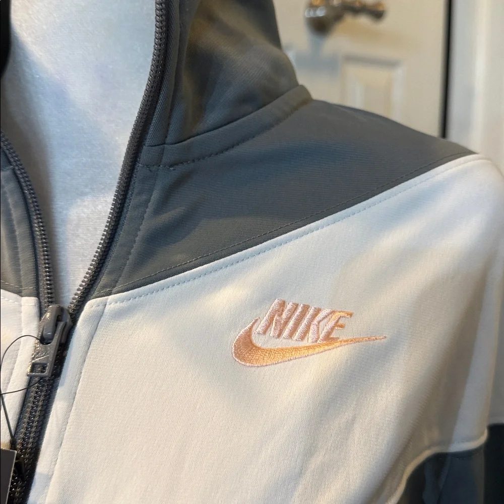 Nike Element Thermal Brown And White‎ Zip up Jacket Women's Size Small NWT